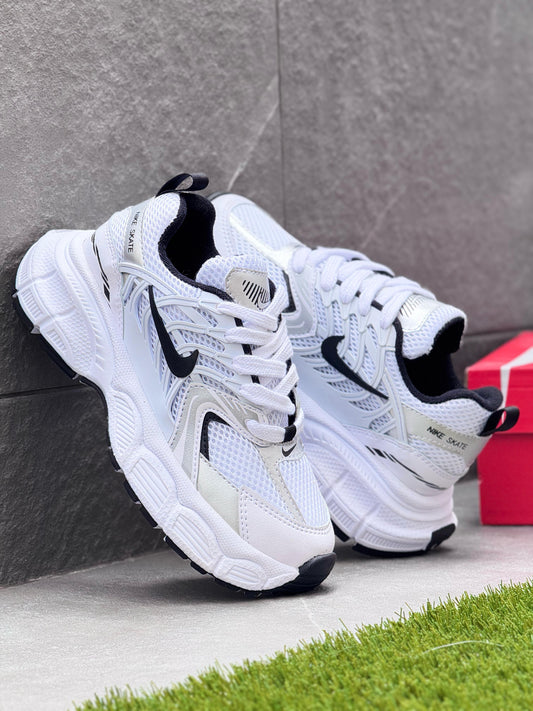 SKATE BLANCO X NEGRO