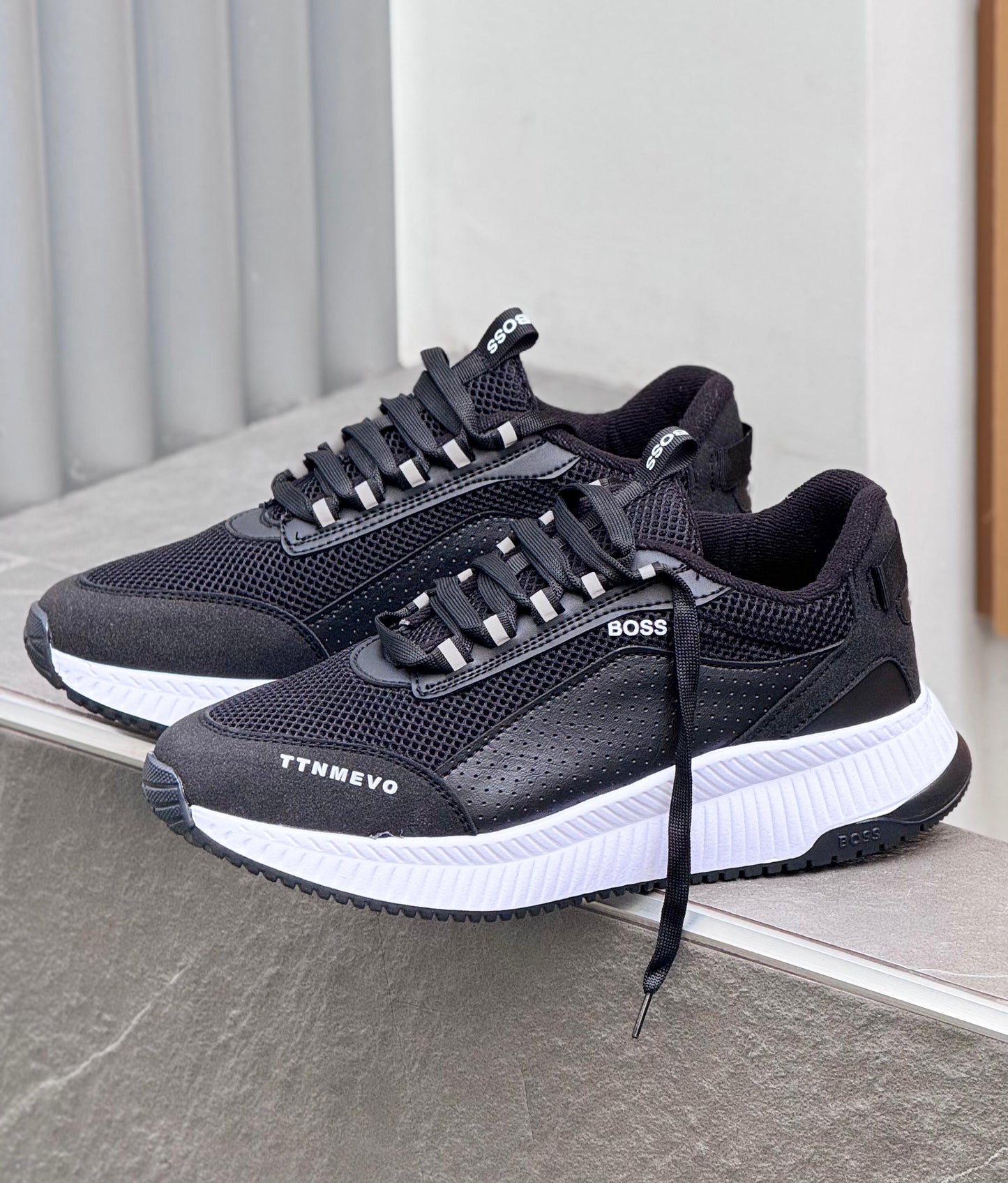 TENIS HUGO BOS NEGRO X BLANCO