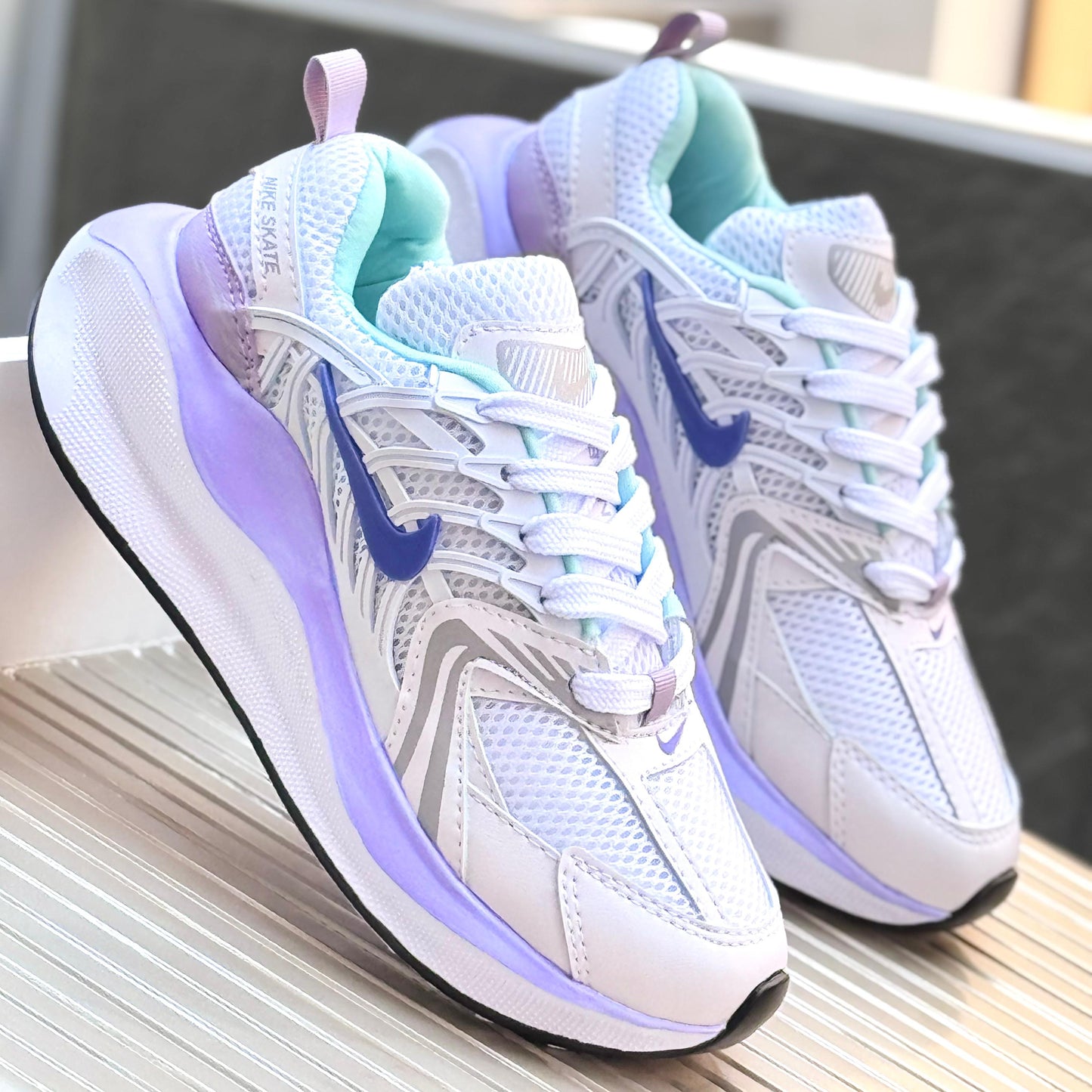 NIK SKATE DAMA BLANCO X MORADO